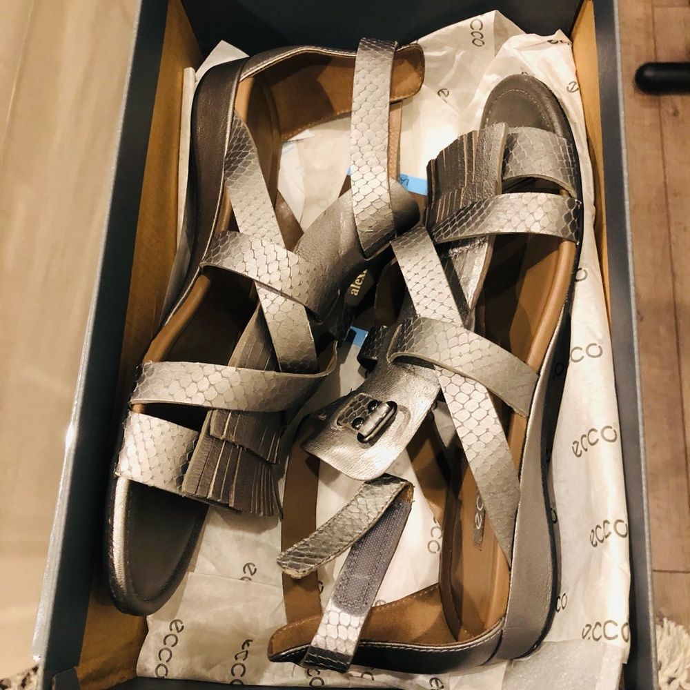 Ecco Sandals/Excellent Condition!! View 3